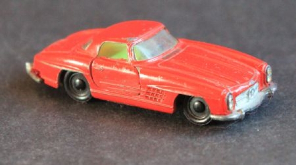 Siku Mercedes-Benz 300 SL V221 DieCast Model 1963 (5351)