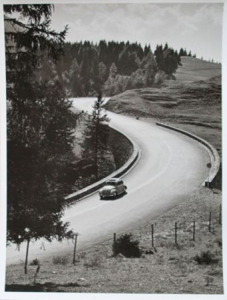 Volkswagen Beelte at alproute 1958 original photo (4923)