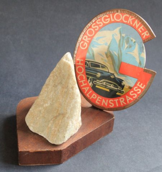Großglockner Advertisingsouvenir 1955 plate with stone mounted on base (5278)