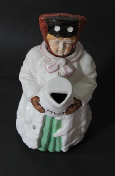 Motordriver as Coffeepot-Figure 1915 Porcelain (3123)