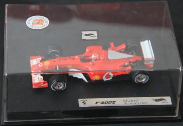 Matell Ferrari F 2002 "Michael Schumacher Collection" 2000 DieCast Model with 3 figures in original box (3334)