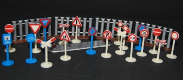 Siku Traffic-Signs-Series V200 Plastic 1958 (3507)