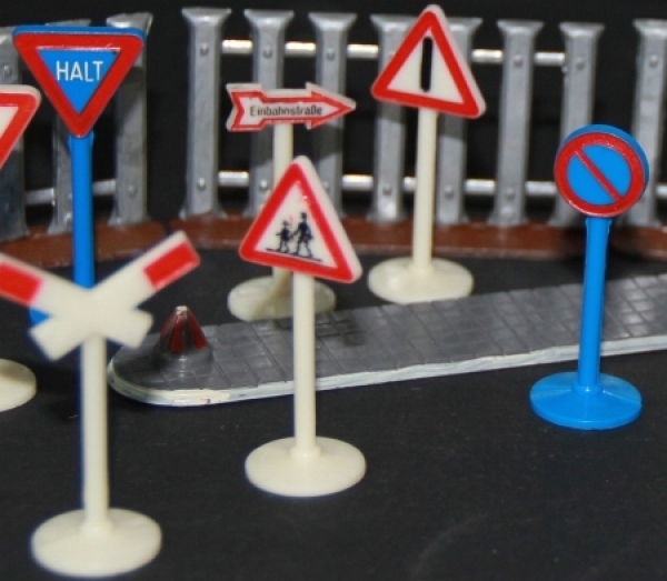 Siku Traffic-Signs-Series V200 Plastic 1958 (3507)