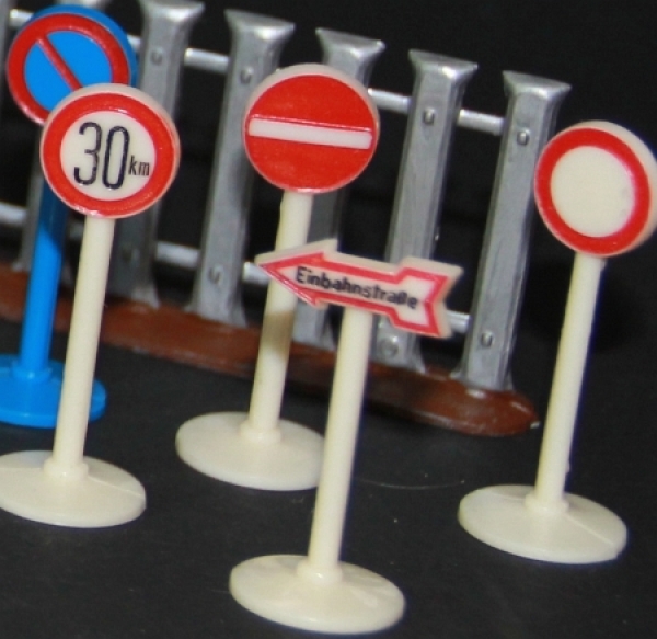 Siku Traffic-Signs-Series V200 Plastic 1958 (3507)