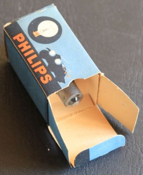 Philips 1938 Carheadlight-Bulb 9V in original box (4414)