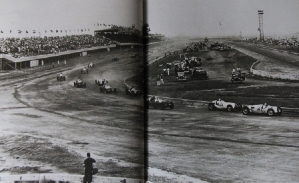 Vann "Neusilber - Renn- und Rekordwagen der Auto-Union" Racinghistory 2001 (4637)