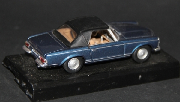 Hongwell Mercedes Benz 280 SL Convertible 1967 DieCast Model (5481)