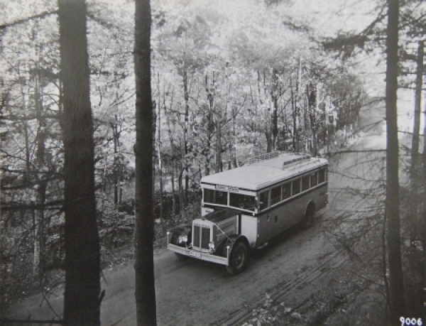 Buessing-NAG Bus Typ FB 4 on tour 1919 Originalphoto (5824)