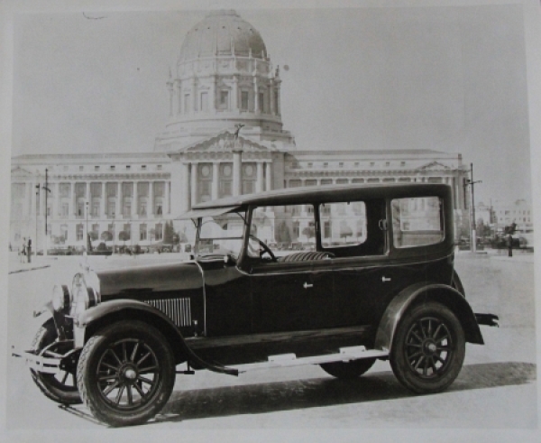 Buick Fordoor Sedan 1926 in front of Capitol Original Photo (6723)