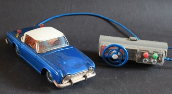 Bandai Triumph TR 4 Tinmodel 1962 Remote control (7232)