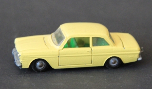 Roadmaster Ford Taunus 12M 1965 DieCast Model (7500)