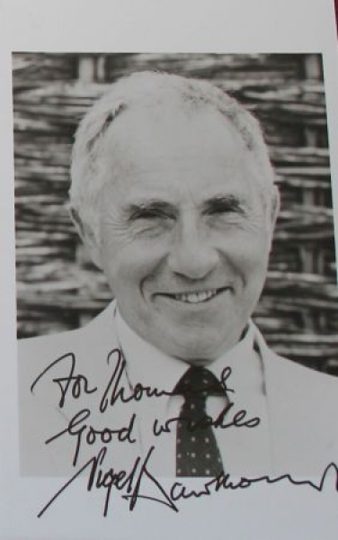 Nigel Hawthorne original signed autographcard 1990 (5652)