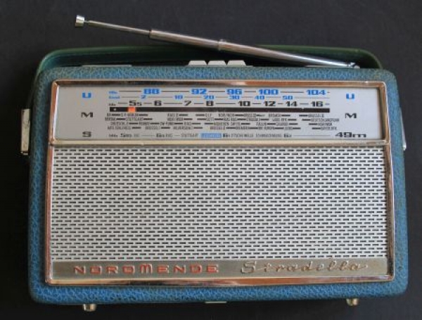 Nordmende Stradella Z09 Travell-Radio 1962 batterie operated (9856)