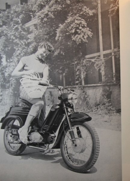 "Kraftfahrzeuge auf unseren Straßen" Eastgermany Automobilcatalogue 1959 (9638)