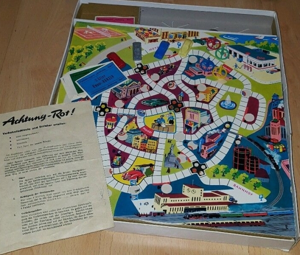Noris Spiele "Achtung Rot" 1958 Trafficboardgame in original box (9539)